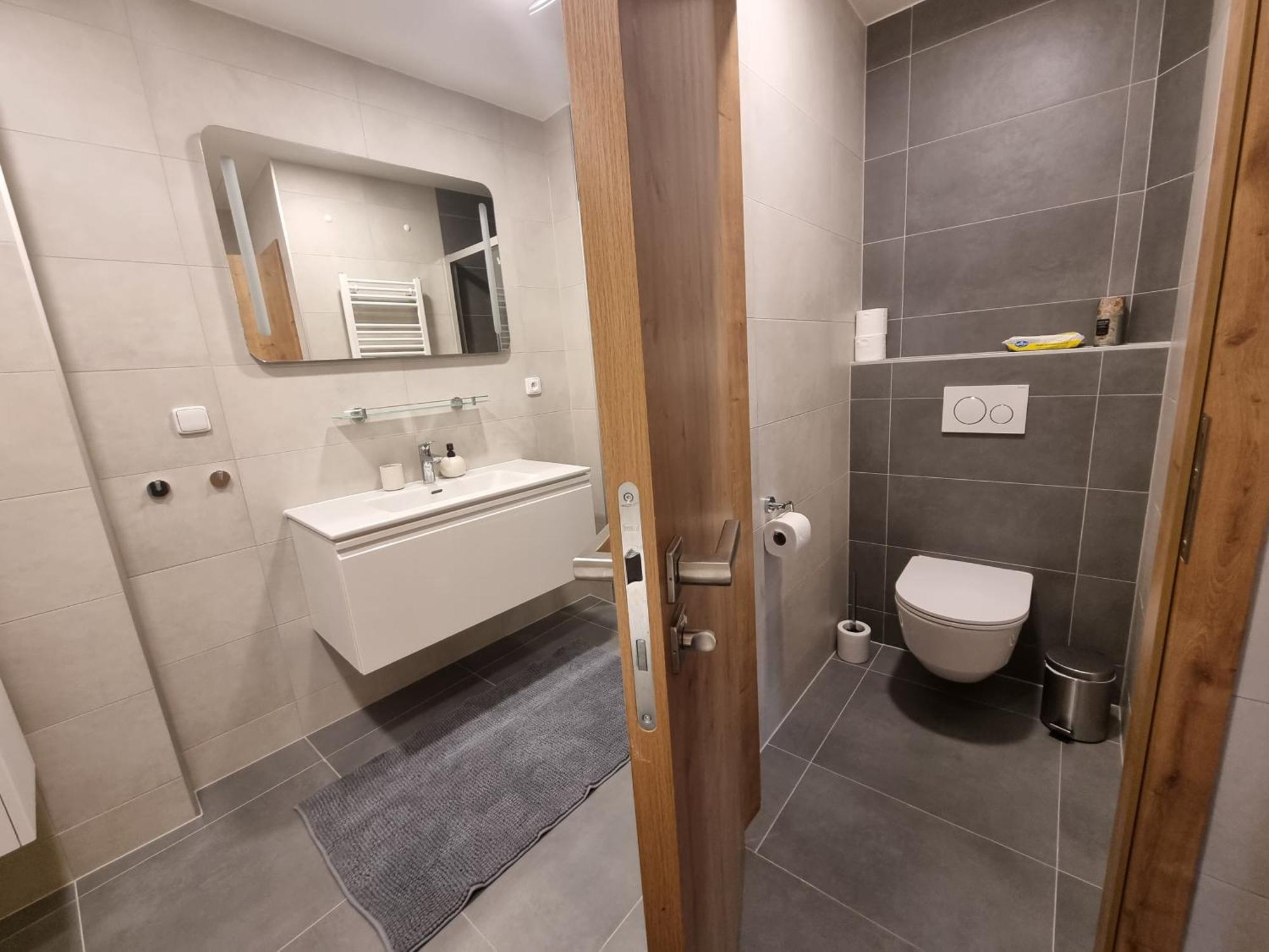 Velky Byt 3+Kk Klicperova, 2 Loznice Hradec Kralove Ngoại thất bức ảnh